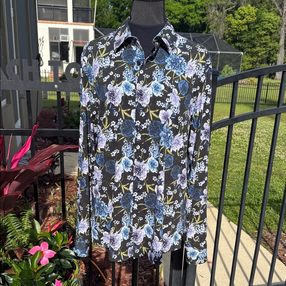 NWT! Retail $49.99 Guess Black Floral Button-Down Shirt with Blue & White Blooms